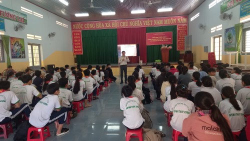Chủ đề :TÔN SƯ TRỌNG ĐẠO tại trường THCS Huỳnh Thúc Kháng