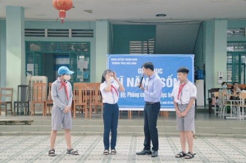 Các em học sinh được  trải nghiệm chuyên đề "Phòng chống Bạo lực học đường" trong trường học👏👏👏👏