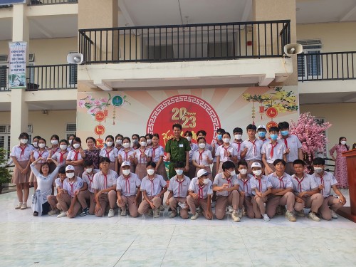 Tại trường THCS Võ Nguyên Giáp trong một tiếng đồng hồ mà các em học sinh được tiếp thu nhiều kiến thức và kỹ năng phòng chống đuối nước từ Đại Uý Thái Ngô Hiếu, cán bộ Đội chữa cháy và cứu nạn cứu hộ khu vực Trảng Bom
