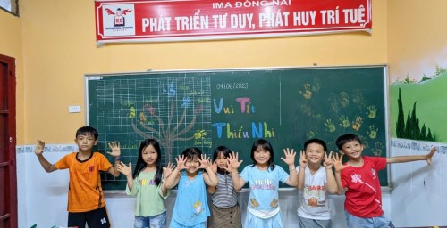 1/6 các bạn có gì????? Chúng tớ đi học toán tư duy IMA rất vui nhé❤️❤️❤️❤️