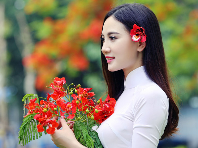 Ms. Hoa
