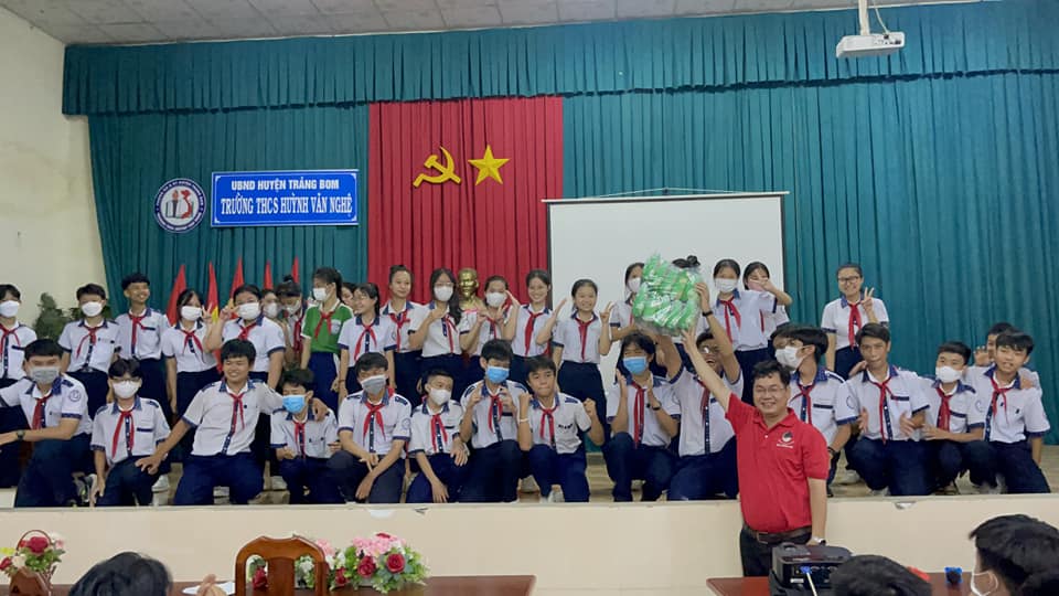 Trường THCS Huỳnh Văn Nghệ với chuyên đề KNS tháng 11