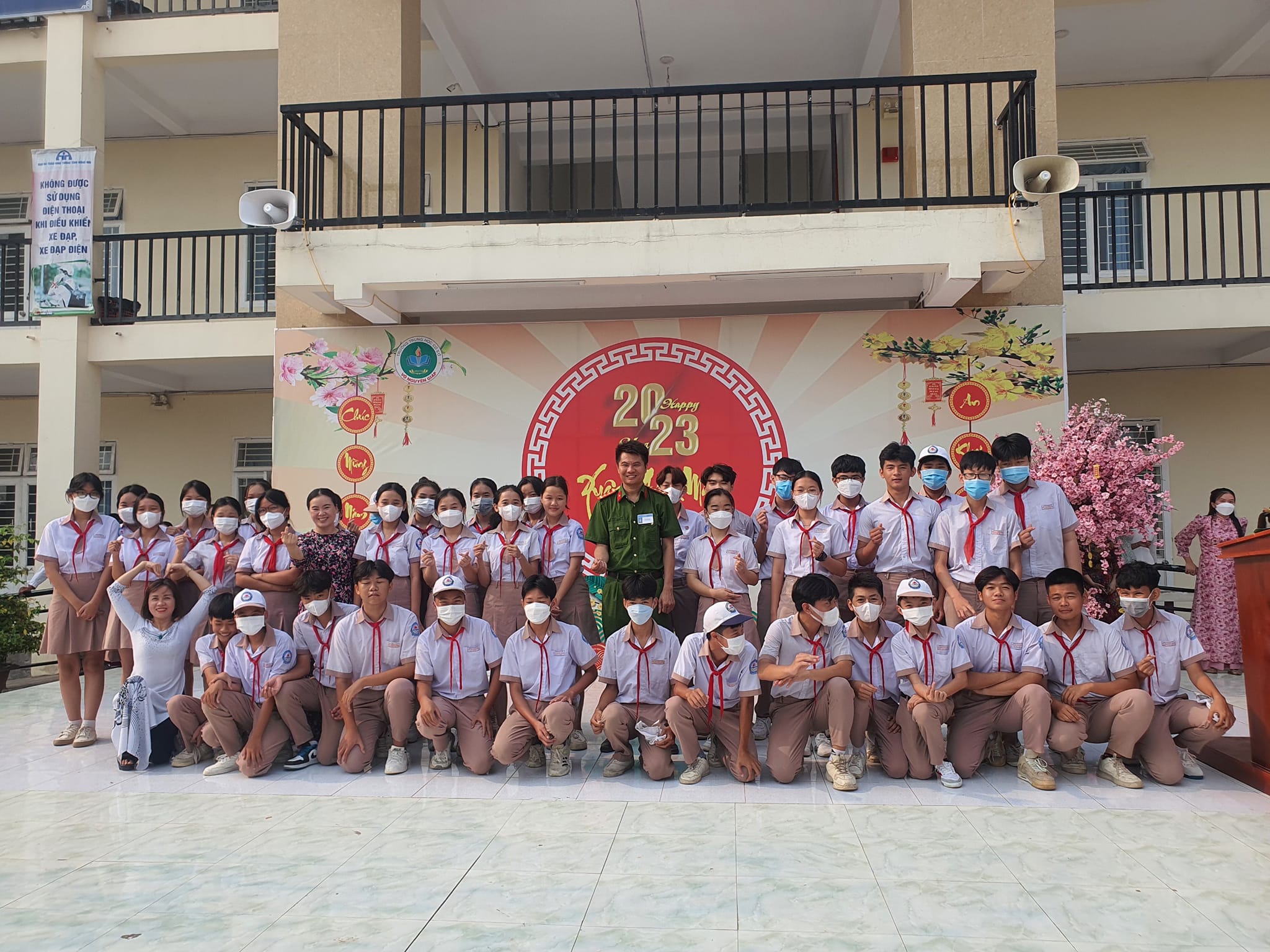 Tại trường THCS Võ Nguyên Giáp trong một tiếng đồng hồ mà các em học sinh được tiếp thu nhiều kiến thức và kỹ năng phòng chống đuối nước từ Đại Uý Thái Ngô Hiếu, cán bộ Đội chữa cháy và cứu nạn cứu hộ khu vực Trảng Bom